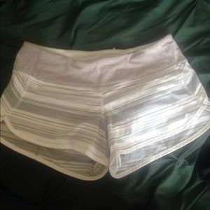 LuluLemmon size 4 shorts